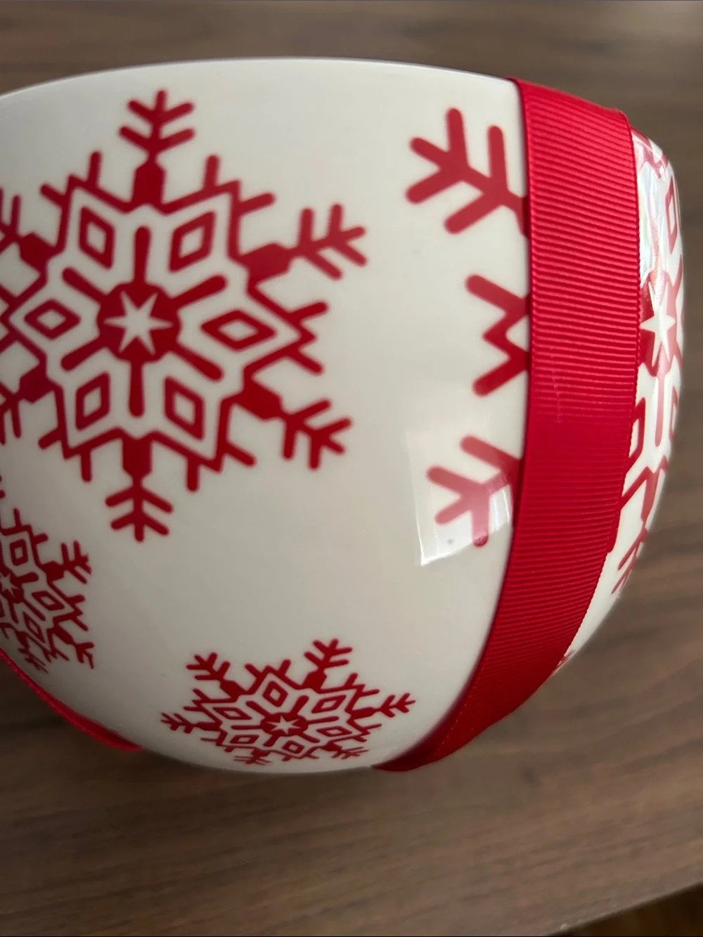 NWT Crate & Barrel Snowflake Bowl Set